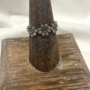 Oops-a-Daisy Burnished Silver Ring Size 6.5